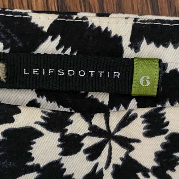 Leifsdottir knee length skirt size 6 black & white geometric print‎ ruffle EUC - Picture 4 of 8